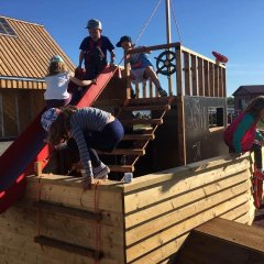 Kihnu ostas tirgus - vietējais ēdiens un rokdarbi