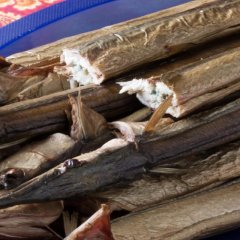 Kihnu ostas tirgus - vietējais ēdiens un rokdarbi